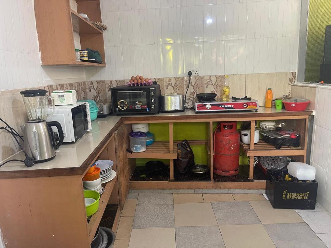 Bed and Breakfast L&J Modern Backpackers Kinondoni Dar es Salaam Zewnętrze zdjęcie